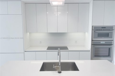 Copropriété à louer à Miami, Floride: 2 chambres, 137.96 m2 № 1929690 - photo 2