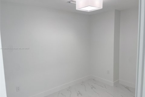 Copropriété à louer à Miami, Floride: 2 chambres, 137.96 m2 № 1929690 - photo 8