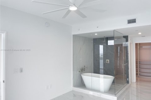 Copropriété à louer à Miami, Floride: 2 chambres, 137.96 m2 № 1929690 - photo 17