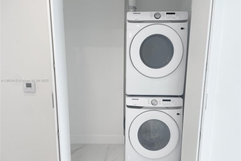 Copropriété à louer à Miami, Floride: 2 chambres, 137.96 m2 № 1929690 - photo 5