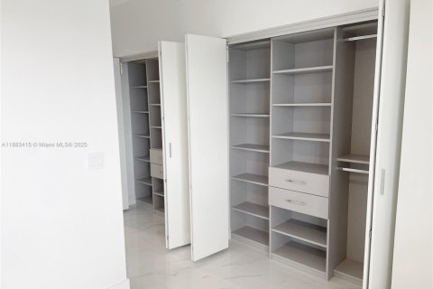 Copropriété à louer à Miami, Floride: 2 chambres, 137.96 m2 № 1929690 - photo 12