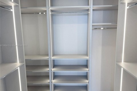 Copropriété à louer à Miami, Floride: 2 chambres, 137.96 m2 № 1929690 - photo 22