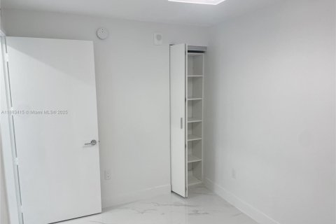 Copropriété à louer à Miami, Floride: 2 chambres, 137.96 m2 № 1929690 - photo 9