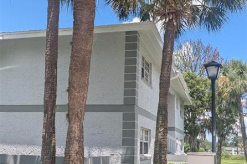 Condominio en venta en Ocala, Florida, 2 dormitorios, 77.76 m2 № 2223451 - foto 2
