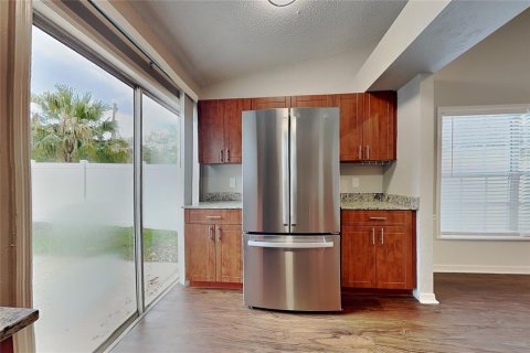 Villa ou maison à louer à Valrico, Floride: 3 chambres, 107.77 m2 № 2330959 - photo 5
