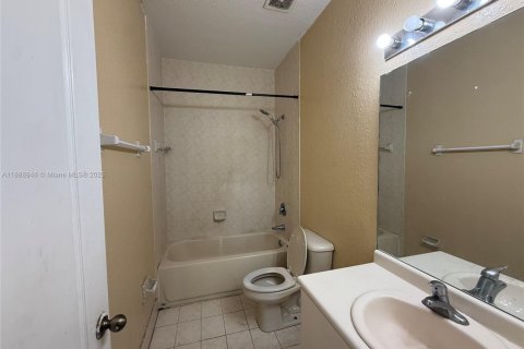 Снять в аренду кондоминиум в Хомстед, Флорида 3 спальни, 109.81м2, № 1943677 - фото 7