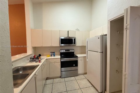 Снять в аренду кондоминиум в Хомстед, Флорида 3 спальни, 109.81м2, № 1943677 - фото 6