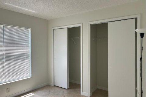 Casa en venta en Kissimmee, Florida, 3 dormitorios, 145.39 m2 № 2195827 - foto 7