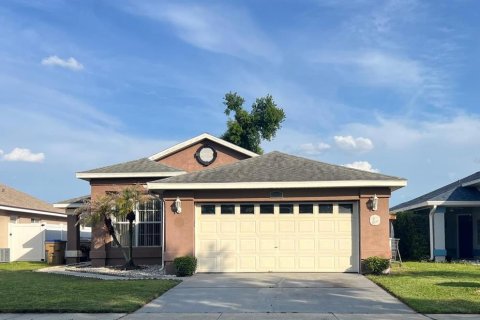 House in Kissimmee, Florida 3 bedrooms, 145.39 sq.m. № 2195827