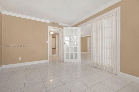 Снять в аренду кондоминиум в Майами-Бич, Флорида 2 спальни, 118.08м2, № 2153412 - фото 14