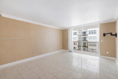 Снять в аренду кондоминиум в Майами-Бич, Флорида 2 спальни, 118.08м2, № 2153412 - фото 7