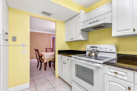 Снять в аренду кондоминиум в Майами-Бич, Флорида 2 спальни, 118.08м2, № 2153412 - фото 6
