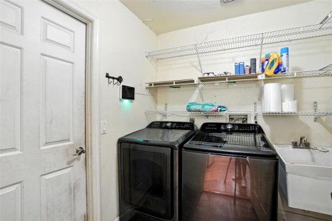 Купить виллу или дом в Порт-Шарлотт, Флорида 7 комнат, 166.57м2, № 1911955 - фото 18