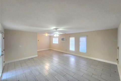Propiedad comercial en venta en Ocala, Florida, 159.42 m2 № 1746664 - foto 5