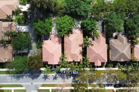 Casa en venta en Delray Beach, Florida, 5 dormitorios, 300.91 m2 № 1104641 - foto 1
