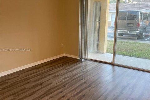 Condo in Davie, Florida, 1 bedroom  № 1940885 - photo 11