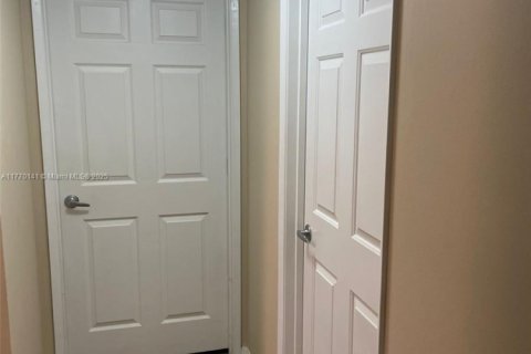 Condo in Davie, Florida, 1 bedroom  № 1940885 - photo 9