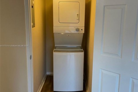 Condo in Davie, Florida, 1 bedroom  № 1940885 - photo 7