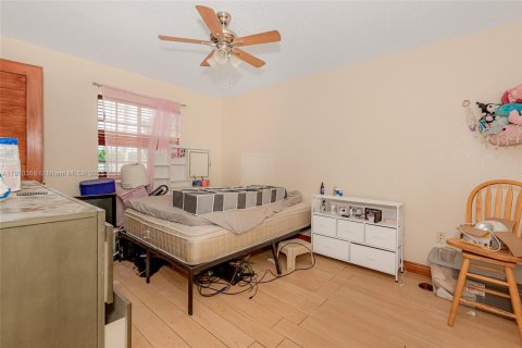 Villa ou maison à vendre à Miami, Floride: 3 chambres, 483.37 m2 № 1966484 - photo 29