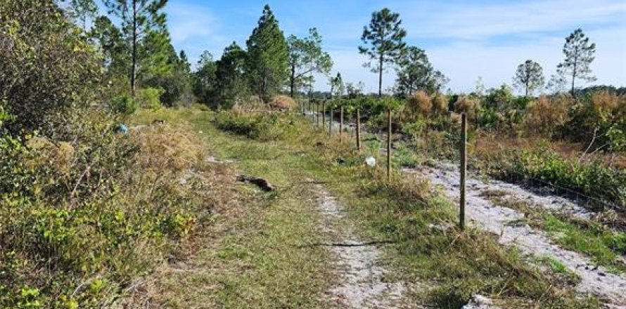 Land in Frostproof, Florida № 1847416