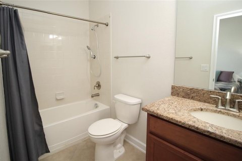 House in Clermont, Florida 3 bedrooms, 186.36 sq.m. № 2238964 - photo 18