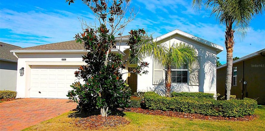 House in Clermont, Florida 3 bedrooms, 186.36 sq.m. № 2238964