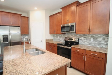 House in Clermont, Florida 3 bedrooms, 186.36 sq.m. № 2238964 - photo 4