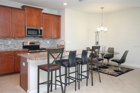 House in Clermont, Florida 3 bedrooms, 186.36 sq.m. № 2238964 - photo 2