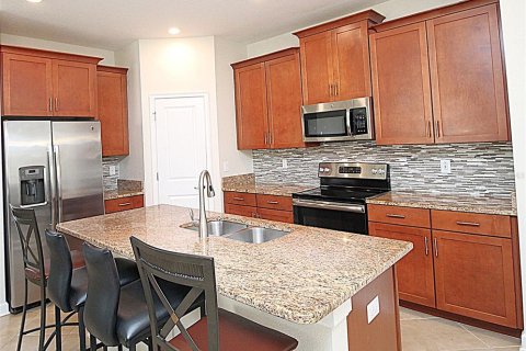 House in Clermont, Florida 3 bedrooms, 186.36 sq.m. № 2238964 - photo 3