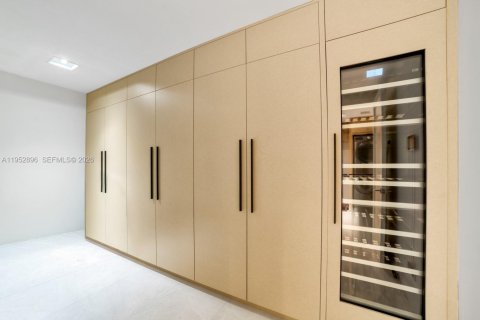 Купить кондоминиум в Майами, Флорида 4 спальни, 413.69м2, № 2036412 - фото 23