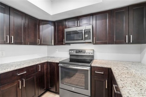 Condo in Tampa, Florida, 2 bedrooms  № 1835219 - photo 20