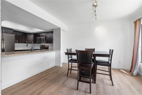Condo in Tampa, Florida, 2 bedrooms  № 1835219 - photo 16