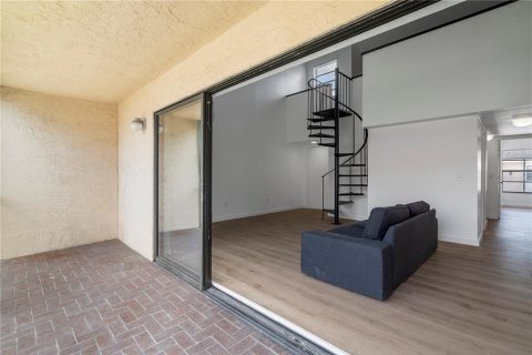 Condo in Tampa, Florida, 2 bedrooms  № 1835219 - photo 13