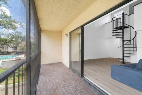 Condo in Tampa, Florida, 2 bedrooms  № 1835219 - photo 12