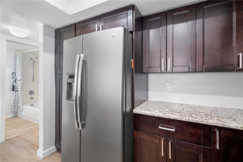 Condo in Tampa, Florida, 2 bedrooms  № 1835219 - photo 23