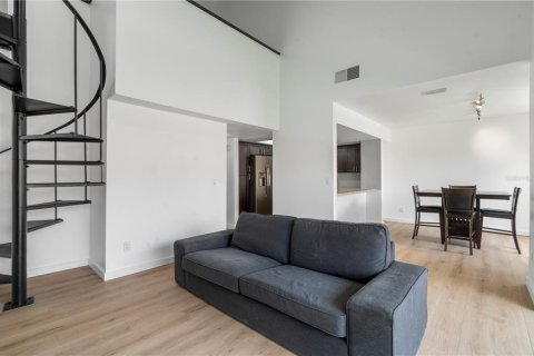 Condo in Tampa, Florida, 2 bedrooms  № 1835219 - photo 8