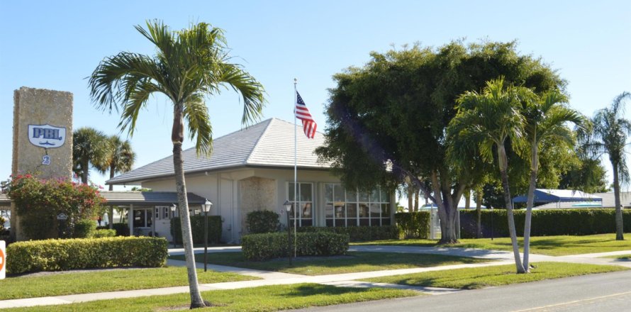 House in Boynton Beach, Florida 3 bedrooms, 122.63 sq.m. № 976729