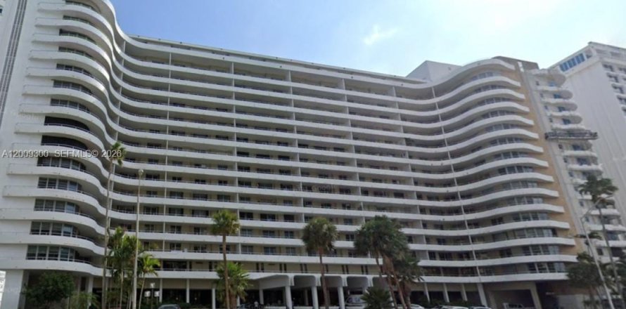 Condo in Miami Beach, Florida, 2 bedrooms  № 2170988
