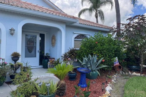 House in Stuart, Florida 3 bedrooms, 142.7 sq.m. № 2384781 - photo 11