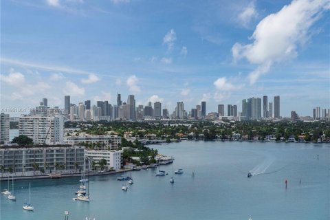Снять в аренду кондоминиум в Майами-Бич, Флорида 2 спальни, 98.48м2, № 2034533 - фото 23