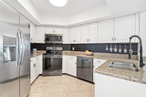 Снять в аренду кондоминиум в Майами-Бич, Флорида 2 спальни, 98.48м2, № 2034533 - фото 5