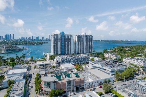 Снять в аренду кондоминиум в Майами-Бич, Флорида 2 спальни, 98.48м2, № 2034533 - фото 27
