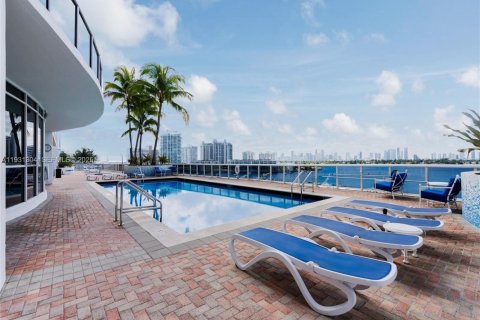 Снять в аренду кондоминиум в Майами-Бич, Флорида 2 спальни, 98.48м2, № 2034533 - фото 19