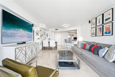 Снять в аренду кондоминиум в Майами-Бич, Флорида 2 спальни, 98.48м2, № 2034533 - фото 6