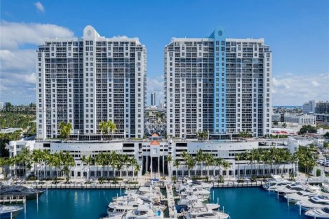 Снять в аренду кондоминиум в Майами-Бич, Флорида 2 спальни, 98.48м2, № 2034533 - фото 26
