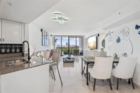 Снять в аренду кондоминиум в Майами-Бич, Флорида 2 спальни, 98.48м2, № 2034533 - фото 4