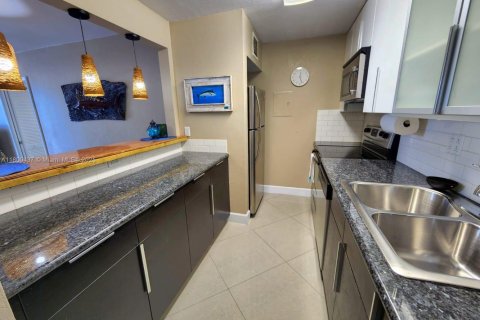 Condo in Tavernier, Florida, 2 bedrooms  № 1728340 - photo 14