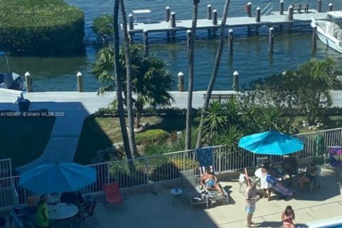 Condo in Tavernier, Florida, 2 bedrooms  № 1728340 - photo 8