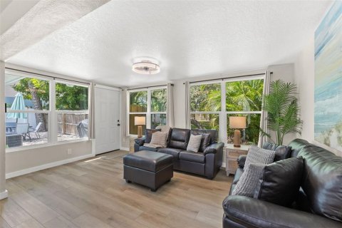 Villa ou maison à vendre à Palm Harbor, Floride: 3 chambres, 134.43 m2 № 2400107 - photo 10