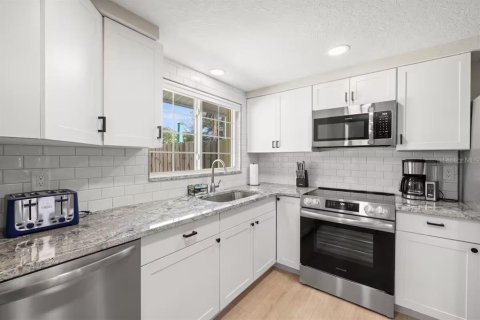 Villa ou maison à vendre à Palm Harbor, Floride: 3 chambres, 134.43 m2 № 2400107 - photo 19